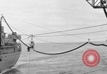 Image USS Mattaponi AO-41 huileur refueling CVA-19 du golfe du Tonkin, 1965, de la seconde 59 séquences d'archives historiques vidéo 65675055331