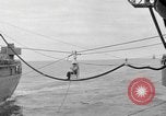 Image USS Mattaponi AO-41 huileur refueling CVA-19 du golfe du Tonkin, 1965, de la seconde 62 séquences d'archives historiques vidéo 65675055331