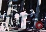 Standbild Start der USS Hancock (CV-19) bei Fore River Werft Massachusetts Quincy Massachusetts USA, 1944, aus Sekunde 14 historischem Filmmaterial Videoclip 65675055341