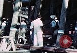 Standbild Start der USS Hancock (CV-19) bei Fore River Werft Massachusetts Quincy Massachusetts USA, 1944, aus Sekunde 15 historischem Filmmaterial Videoclip 65675055341