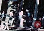 Standbild Start der USS Hancock (CV-19) bei Fore River Werft Massachusetts Quincy Massachusetts USA, 1944, aus Sekunde 18 historischem Filmmaterial Videoclip 65675055341