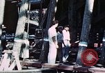 Standbild Start der USS Hancock (CV-19) bei Fore River Werft Massachusetts Quincy Massachusetts USA, 1944, aus Sekunde 24 historischem Filmmaterial Videoclip 65675055341