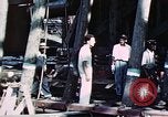 Standbild Start der USS Hancock (CV-19) bei Fore River Werft Massachusetts Quincy Massachusetts USA, 1944, aus Sekunde 26 historischem Filmmaterial Videoclip 65675055341