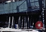 Standbild Start der USS Hancock (CV-19) bei Fore River Werft Massachusetts Quincy Massachusetts USA, 1944, aus Sekunde 28 historischem Filmmaterial Videoclip 65675055341