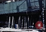 Standbild Start der USS Hancock (CV-19) bei Fore River Werft Massachusetts Quincy Massachusetts USA, 1944, aus Sekunde 32 historischem Filmmaterial Videoclip 65675055341