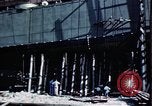 Standbild Start der USS Hancock (CV-19) bei Fore River Werft Massachusetts Quincy Massachusetts USA, 1944, aus Sekunde 36 historischem Filmmaterial Videoclip 65675055341