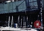 Standbild Start der USS Hancock (CV-19) bei Fore River Werft Massachusetts Quincy Massachusetts USA, 1944, aus Sekunde 37 historischem Filmmaterial Videoclip 65675055341