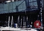 Standbild Start der USS Hancock (CV-19) bei Fore River Werft Massachusetts Quincy Massachusetts USA, 1944, aus Sekunde 38 historischem Filmmaterial Videoclip 65675055341