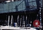 Standbild Start der USS Hancock (CV-19) bei Fore River Werft Massachusetts Quincy Massachusetts USA, 1944, aus Sekunde 39 historischem Filmmaterial Videoclip 65675055341