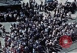 Standbild Blick vom Deck der USS Hancock (CV-19) während seiner Einführung Quincy Massachusetts USA, 1944, aus Sekunde 33 historischem Filmmaterial Videoclip 65675055342
