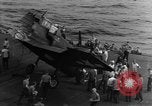 Standbild zerstört TBM Avenger Flugzeuge Pazifik, 1944, aus Sekunde 4 historischem Filmmaterial Videoclip 65675055343