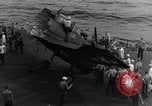 Standbild zerstört TBM Avenger Flugzeuge Pazifik, 1944, aus Sekunde 10 historischem Filmmaterial Videoclip 65675055343