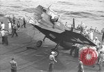Standbild zerstört TBM Avenger Flugzeuge Pazifik, 1944, aus Sekunde 11 historischem Filmmaterial Videoclip 65675055343