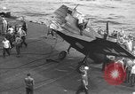 Standbild zerstört TBM Avenger Flugzeuge Pazifik, 1944, aus Sekunde 12 historischem Filmmaterial Videoclip 65675055343