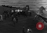 Standbild zerstört TBM Avenger Flugzeuge Pazifik, 1944, aus Sekunde 21 historischem Filmmaterial Videoclip 65675055343