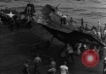 Standbild zerstört TBM Avenger Flugzeuge Pazifik, 1944, aus Sekunde 27 historischem Filmmaterial Videoclip 65675055343