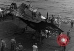 Standbild zerstört TBM Avenger Flugzeuge Pazifik, 1944, aus Sekunde 29 historischem Filmmaterial Videoclip 65675055343