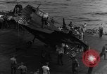 Standbild zerstört TBM Avenger Flugzeuge Pazifik, 1944, aus Sekunde 30 historischem Filmmaterial Videoclip 65675055343
