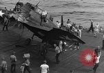 Standbild zerstört TBM Avenger Flugzeuge Pazifik, 1944, aus Sekunde 32 historischem Filmmaterial Videoclip 65675055343