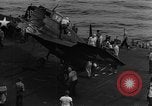 Standbild zerstört TBM Avenger Flugzeuge Pazifik, 1944, aus Sekunde 33 historischem Filmmaterial Videoclip 65675055343