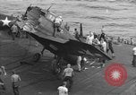 Standbild zerstört TBM Avenger Flugzeuge Pazifik, 1944, aus Sekunde 34 historischem Filmmaterial Videoclip 65675055343