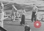 Standbild zerstört TBM Avenger Flugzeuge Pazifik, 1944, aus Sekunde 41 historischem Filmmaterial Videoclip 65675055343