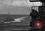 Standbild USS Spence Pazifischer Ozean, 1944, aus Sekunde 18 historischem Filmmaterial Videoclip 65675055347