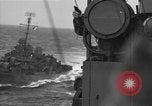 Standbild USS Spence Pazifischer Ozean, 1944, aus Sekunde 26 historischem Filmmaterial Videoclip 65675055347