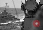 Standbild USS Spence Pazifischer Ozean, 1944, aus Sekunde 27 historischem Filmmaterial Videoclip 65675055347