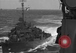 Standbild USS Spence Pazifischer Ozean, 1944, aus Sekunde 33 historischem Filmmaterial Videoclip 65675055347