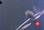 Standbild Flugzeuge aus USS Cowpens (CVL-25) Angriff japanischer Kreuzer Naka Pacific Theater, 1944, aus Sekunde 21 historischem Filmmaterial Videoclip 65675055351