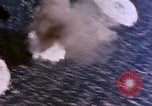 Standbild Flugzeuge aus USS Cowpens (CVL-25) Angriff japanischer Kreuzer Naka Pacific Theater, 1944, aus Sekunde 41 historischem Filmmaterial Videoclip 65675055351