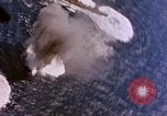 Standbild Flugzeuge aus USS Cowpens (CVL-25) Angriff japanischer Kreuzer Naka Pacific Theater, 1944, aus Sekunde 42 historischem Filmmaterial Videoclip 65675055351