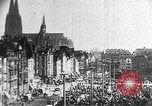 Standbild Köln Marktplatz und christlichen Osterfest Köln Deutschland, 1937, aus Sekunde 38 historischem Filmmaterial Videoclip 65675055444