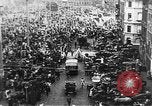 Standbild Köln Marktplatz und christlichen Osterfest Köln Deutschland, 1937, aus Sekunde 59 historischem Filmmaterial Videoclip 65675055444