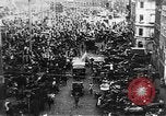 Standbild Köln Marktplatz und christlichen Osterfest Köln Deutschland, 1937, aus Sekunde 60 historischem Filmmaterial Videoclip 65675055444