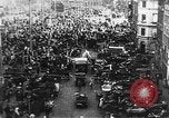 Standbild Köln Marktplatz und christlichen Osterfest Köln Deutschland, 1937, aus Sekunde 62 historischem Filmmaterial Videoclip 65675055444
