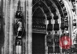 Standbild Kölner Dom Köln Deutschland, 1937, aus Sekunde 26 historischem Filmmaterial Videoclip 65675055445