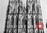Standbild Kölner Dom Köln Deutschland, 1937, aus Sekunde 56 historischem Filmmaterial Videoclip 65675055445
