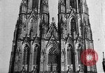 Standbild Kölner Dom Köln Deutschland, 1937, aus Sekunde 58 historischem Filmmaterial Videoclip 65675055445