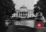 Standbild Heilquelle Kurort in Wiesbaden 1930er Jahre Wiesbaden Deutschland, 1937, aus Sekunde 7 historischem Filmmaterial Videoclip 65675055447