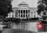 Standbild Heilquelle Kurort in Wiesbaden 1930er Jahre Wiesbaden Deutschland, 1937, aus Sekunde 14 historischem Filmmaterial Videoclip 65675055447