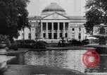 Standbild Heilquelle Kurort in Wiesbaden 1930er Jahre Wiesbaden Deutschland, 1937, aus Sekunde 15 historischem Filmmaterial Videoclip 65675055447