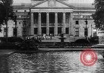Standbild Heilquelle Kurort in Wiesbaden 1930er Jahre Wiesbaden Deutschland, 1937, aus Sekunde 25 historischem Filmmaterial Videoclip 65675055447