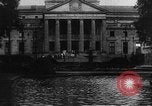 Standbild Heilquelle Kurort in Wiesbaden 1930er Jahre Wiesbaden Deutschland, 1937, aus Sekunde 26 historischem Filmmaterial Videoclip 65675055447