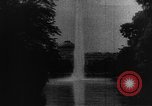 Standbild Heilquelle Kurort in Wiesbaden 1930er Jahre Wiesbaden Deutschland, 1937, aus Sekunde 27 historischem Filmmaterial Videoclip 65675055447