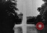Standbild Heilquelle Kurort in Wiesbaden 1930er Jahre Wiesbaden Deutschland, 1937, aus Sekunde 31 historischem Filmmaterial Videoclip 65675055447