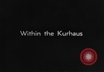 Standbild Heilquelle Kurort in Wiesbaden 1930er Jahre Wiesbaden Deutschland, 1937, aus Sekunde 40 historischem Filmmaterial Videoclip 65675055447