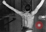 Standbild Heilquelle Kurort in Wiesbaden 1930er Jahre Wiesbaden Deutschland, 1937, aus Sekunde 43 historischem Filmmaterial Videoclip 65675055447