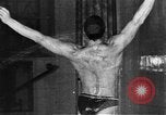 Standbild Heilquelle Kurort in Wiesbaden 1930er Jahre Wiesbaden Deutschland, 1937, aus Sekunde 44 historischem Filmmaterial Videoclip 65675055447